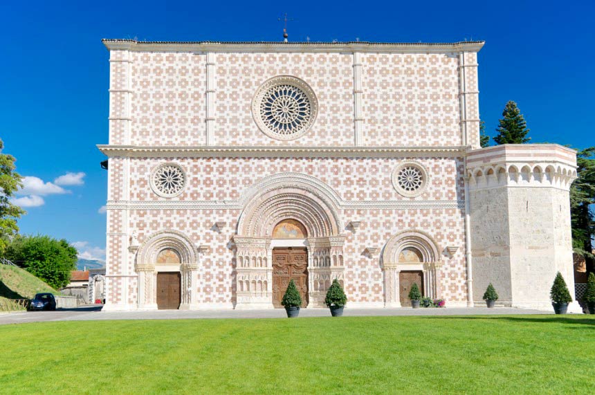 Risorge la Basilica di Collemaggio Risorge la Basilica di Collemaggio