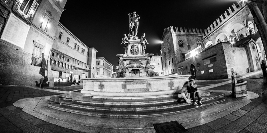 Conclusi gli imponenti lavori di restauro della Fontana del Nettuno, impalcatura