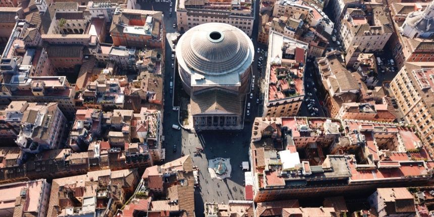 Annulla l’ok per canna fumaria in stabile di fronte al Pantheon