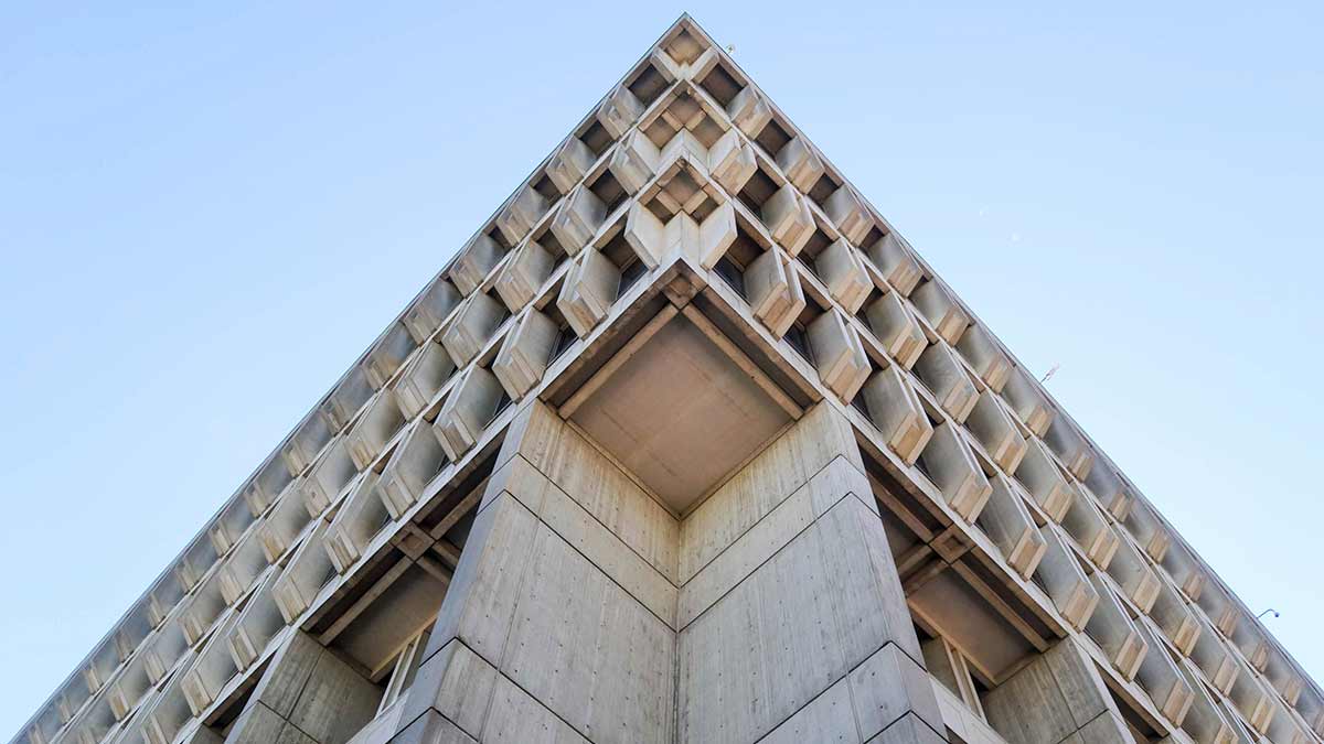 Le caratteristiche dell'architettura brutalista e alcuni esempi